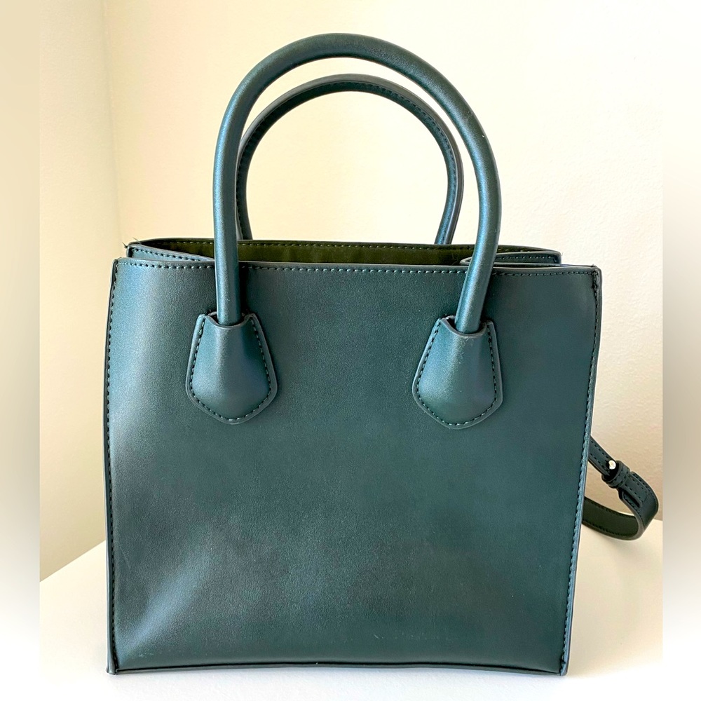 Medium Leather square handbag/ shoulder bag.